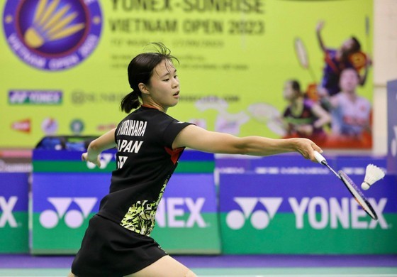 22-year-old Japanese badminton player Akari Kurihara almost causes an upset for Nguyen Thuy Linh.