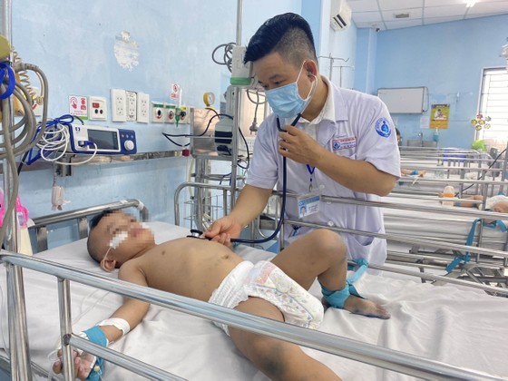 HFMD examination for pediatric patients at Children's Hospital 1 in HCMC HFMD examination for pediatric patients at Children's Hospital 1 in HCMC