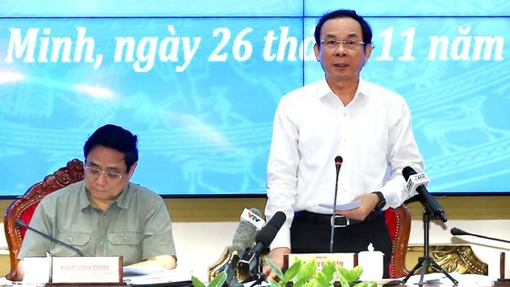 Mr. Nguyen Van Nen, Secretary of the HCMC Party Committee, addresses at the meeting. Mr. Nguyen Van Nen, Secretary of the HCMC Party Committee, addresses at the meeting.