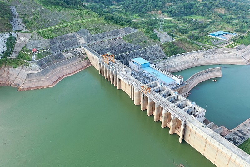 ho-thuy-dien-hoa-binh-ngay-13-6-7070jpg-1182.jpg