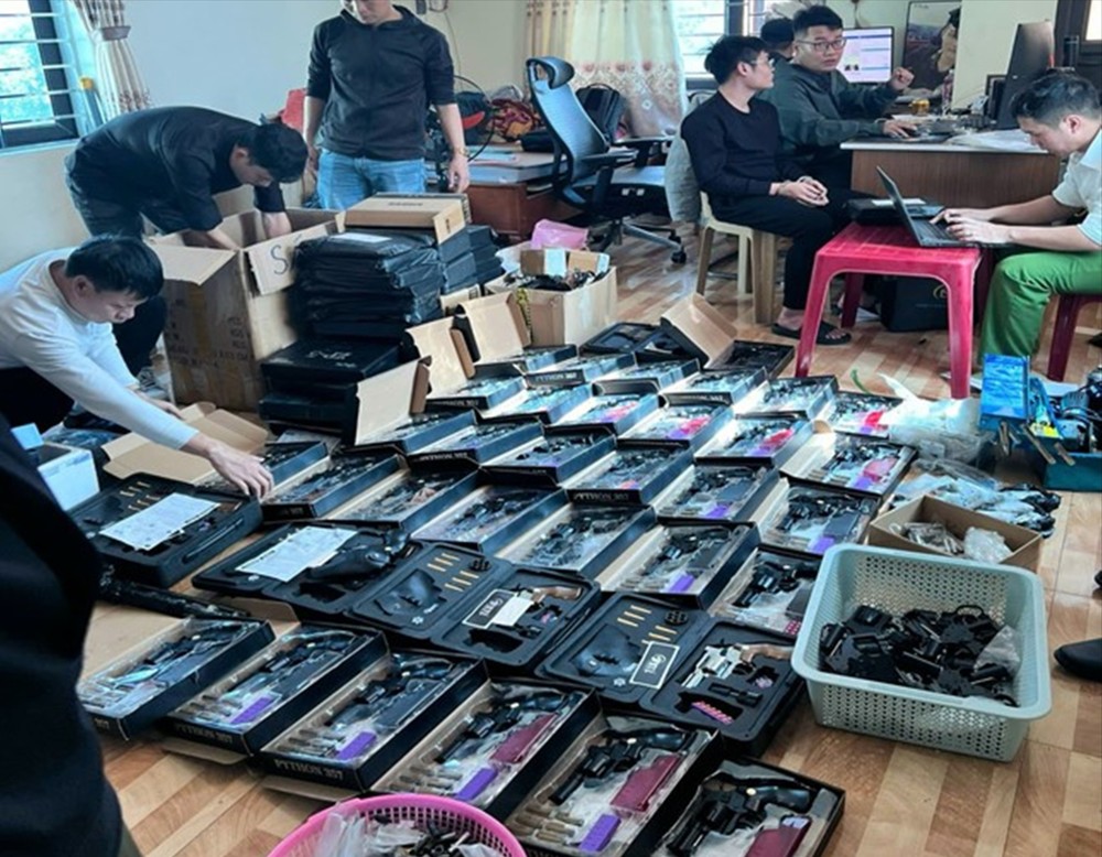 Massive weapons trafficking ring dismantled, over 500 firearms seized |  SGGP English Edition