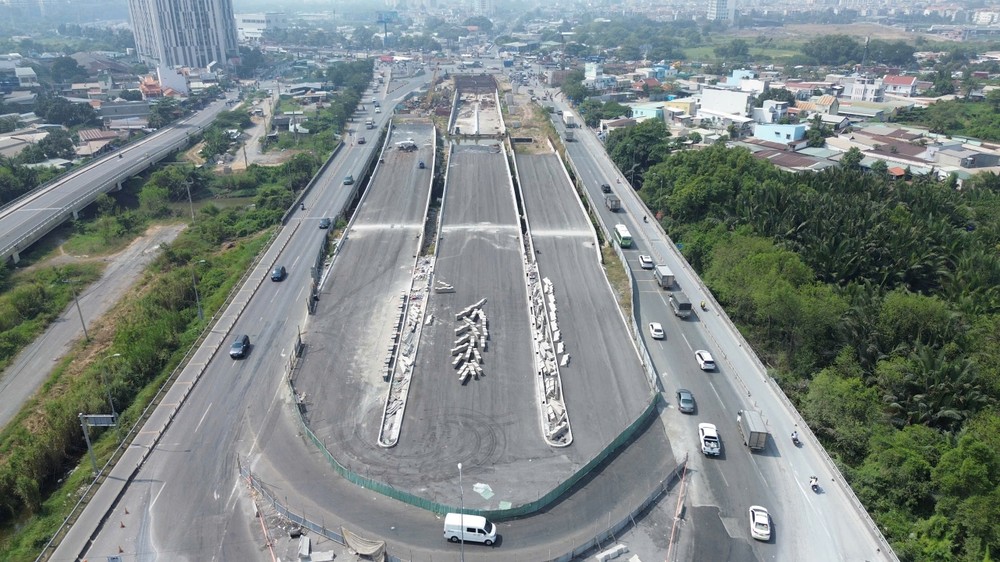 ap5-1543-890.jpg.jfif