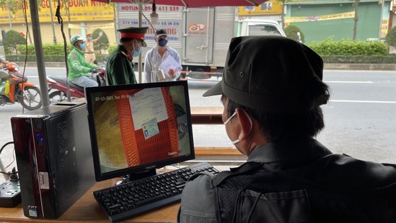 Camera system to scan documents piloted at Covid-19 checkpoints  ảnh 6