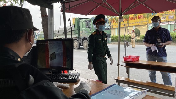 Camera system to scan documents piloted at Covid-19 checkpoints  ảnh 7