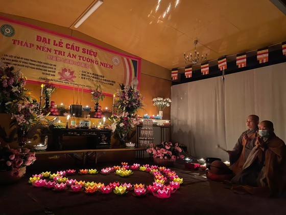 Overseas Buddhists hold ceremony for fallen heroes protecting islands, seas ảnh 7
