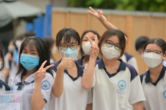 Content of High School Graduation exam suitable for level of most test-takers ảnh 3