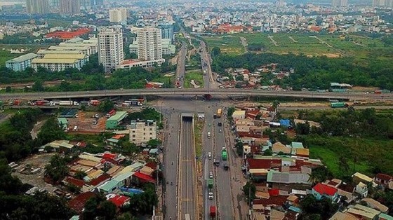 The expansion project for Dong Van Cong Street is way behind schedule