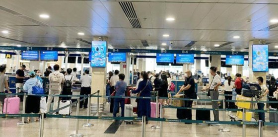 Tan Son Nhat International Airport is frequently overloaded at peak time