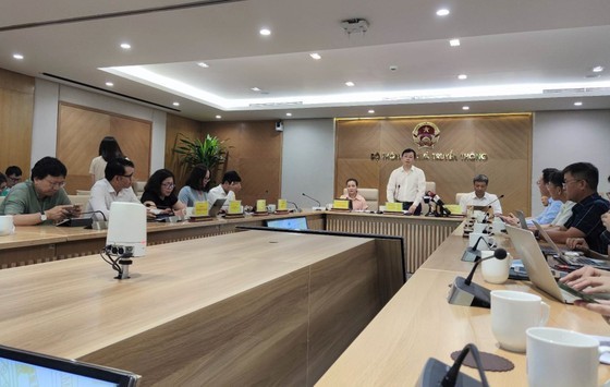 The meeting held by MIC under the chair of Deputy Miniter Nguyen Thanh Lam