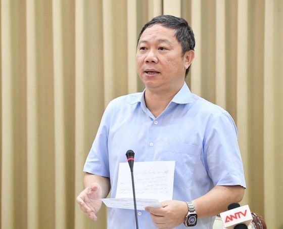 Vice Chairman of HCMC People’s Committee Duong Anh Duc is delivering his speech (Photo: SGGP)