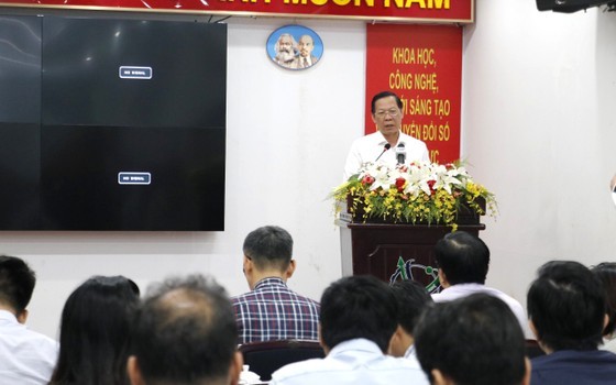 Chairman Phan Van Mai asks that HCMC Science and Technology Department effectively implement Resolution 98 to develop science-technology in the city