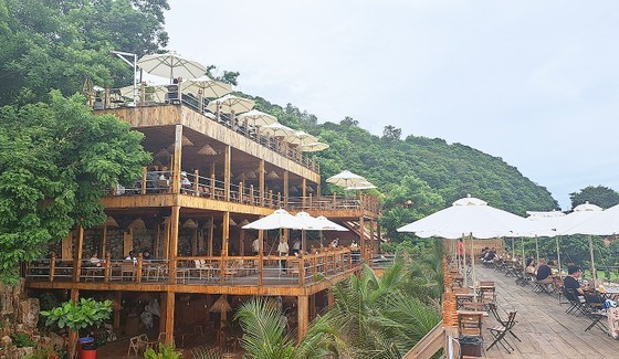 The large-scale coffee shop illegally built at the address of 1A on Tran Phu Street in Ward 1 of Vung Tau City The large-scale coffee shop illegally built at the address of 1A on Tran Phu Street in Ward 1 of Vung Tau City