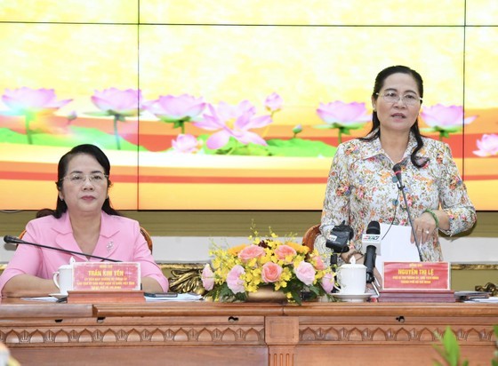 Chairwoman of HCMC People’s Council Nguyen Thi Le is delivering her speech (Photo: SGGP)