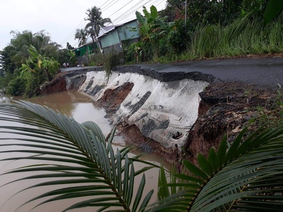 The area along Ba Rai River in Tien Giang Province has repeatedly seen landslide lately