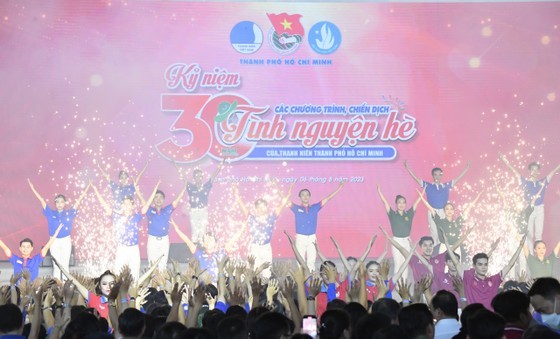 Over 1,000 members of HCYU and young people are joining the ceremony (Photo: SGGP)