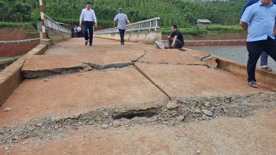 Dak N'Ting reservoir is facing serious landslides