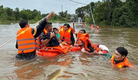 Flooding in Ben Tram area, Cay Thong Trong Hamlet, Cua Duong Commune, Phu Quoc City, Kien Giang Province (Photo: SGGP)