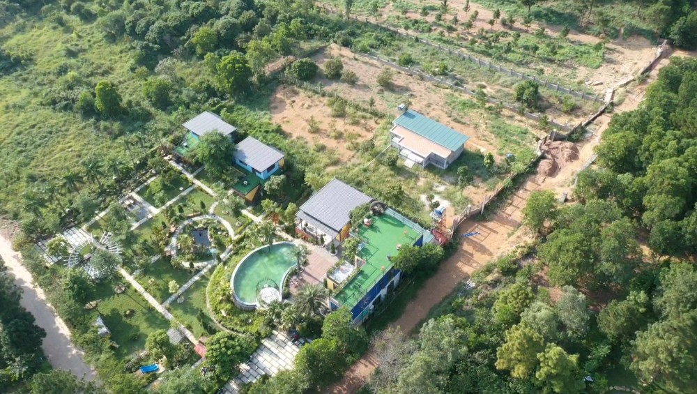 One of the solid accommodation structures near Ban Tien Lake