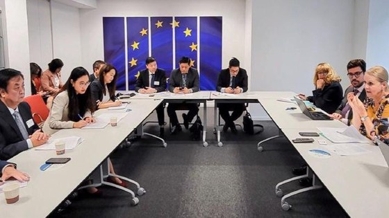 Minister Le Minh Hoan is working with EC in Brussels (Belgium)