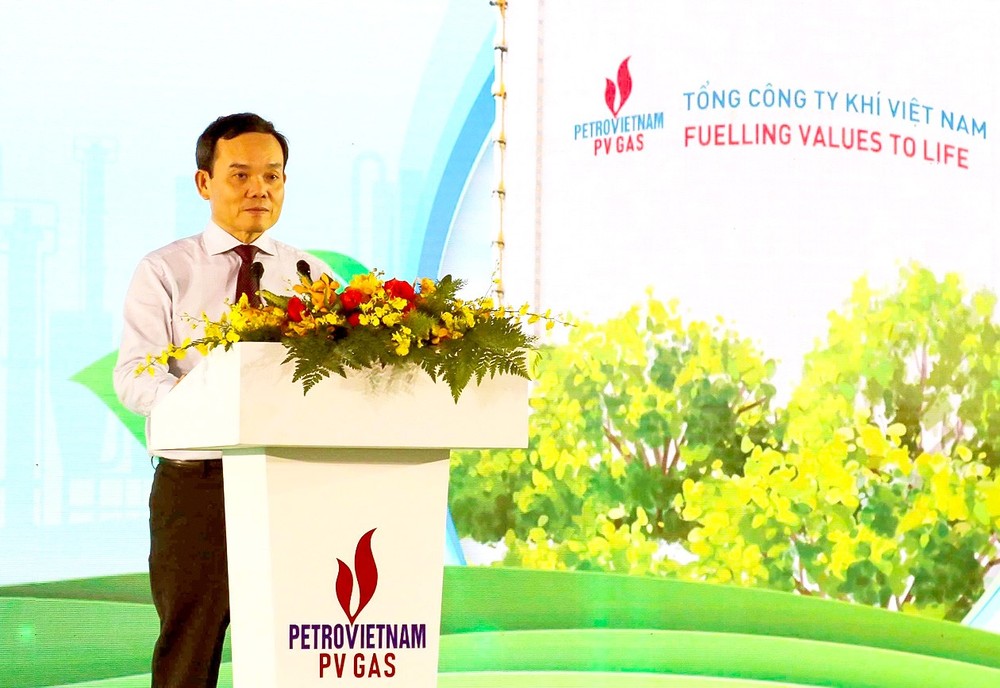 Deputy Prime Minister Tran Luu Quang is presenting his speech at the opening ceremony (Photo: VNA)