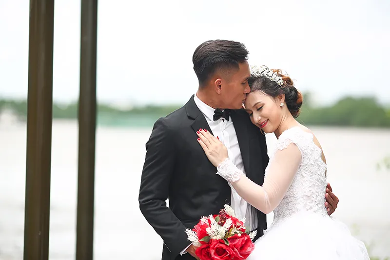 Cựu tuyển thủ U23 Việt Nam Trương Huỳnh Phú “Rước nàng về dinh” ảnh 2