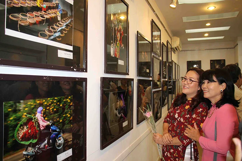  “Mẹ hiền các bé” đoạt giải nhất cuộc thi ảnh “Phụ nữ ngày nay” ảnh 2