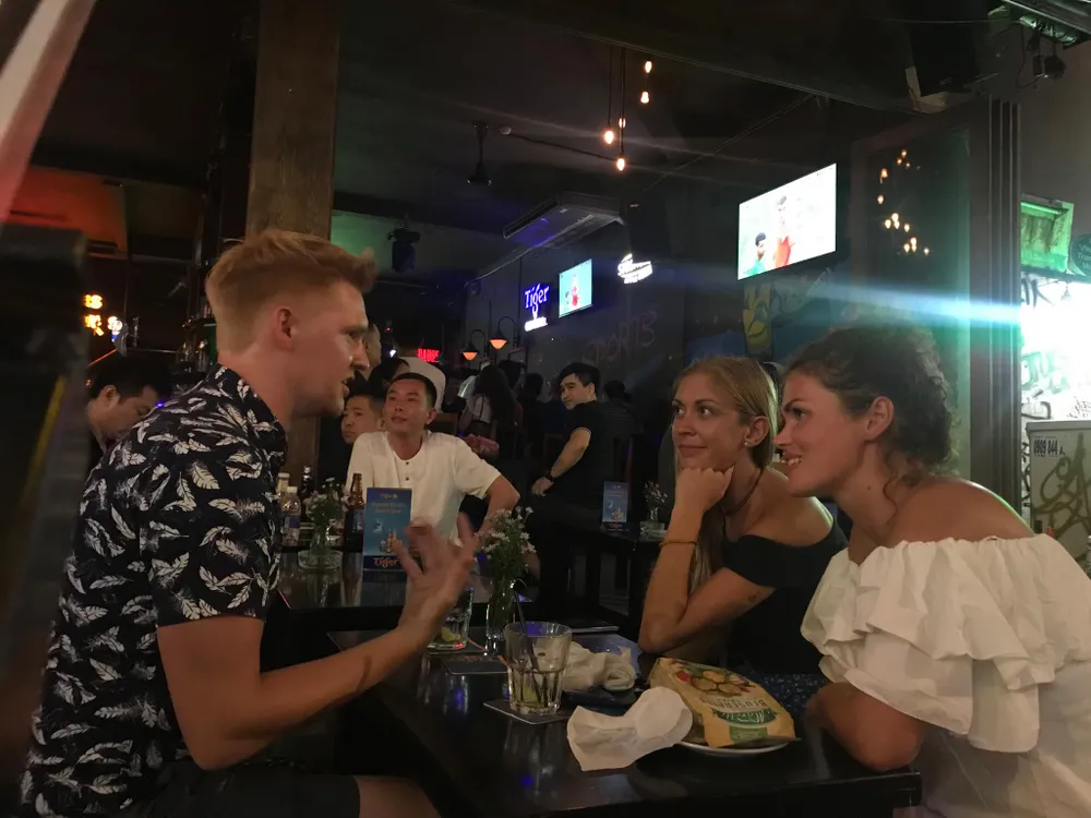 Khai mạc World Cup 2018: SÔI ĐỘNG PHỐ TÂY BÙI VIỆN ảnh 3