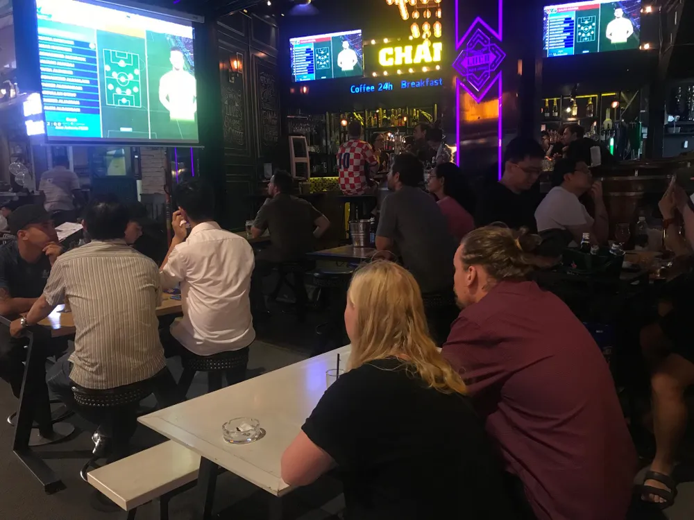 Khai mạc World Cup 2018: SÔI ĐỘNG PHỐ TÂY BÙI VIỆN ảnh 4