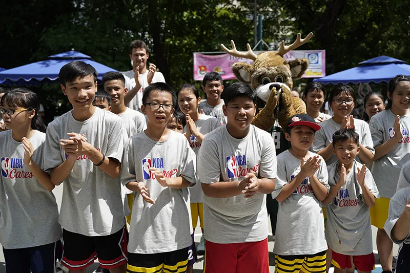 NBA tặng sân bóng rổ cho ĐH Y Dược TPHCM ảnh 2