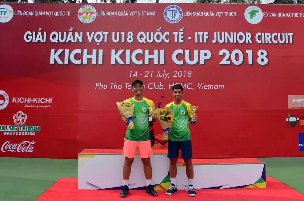 Thái Nguyên – Tiến Thịnh về nhì ở nội dung đôi nam. Ảnh: Nhật Anh