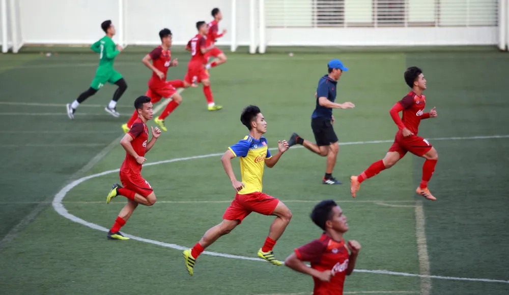 Thầy trò U22 Việt Nam tự tin với mục tiêu vào chung kết ảnh 2