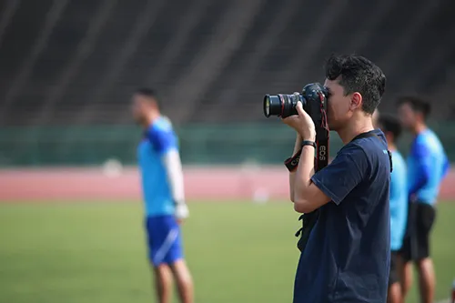 Phóng viên Indonesia do thám tuyển U22 Việt Nam tập trước trận bán kết ảnh 2