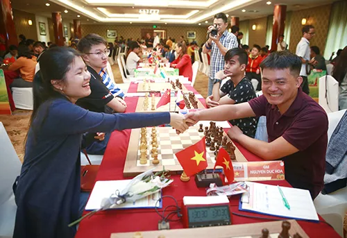 Những bóng hồng tại giải cờ Vua quốc tế ảnh 8