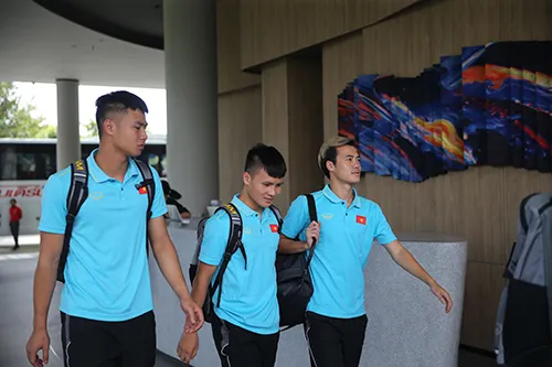  Xuân Trường, Công Phượng, Văn Lâm hội quân cùng tuyển Việt Nam tại khách sạn Modena Buriram ảnh 10