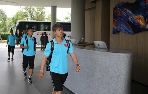  Xuân Trường, Công Phượng, Văn Lâm hội quân cùng tuyển Việt Nam tại khách sạn Modena Buriram ảnh 8