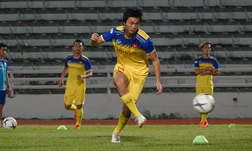 Tuyển Việt Nam trước trận chung kết King's Cup 2019: Chờ đợi bộ tứ HA.GL toả sáng ảnh 2