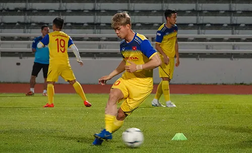 Tuyển Việt Nam trước trận chung kết King's Cup 2019: Chờ đợi bộ tứ HA.GL toả sáng ảnh 1