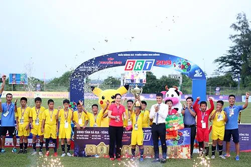 Giải bóng đá thiếu nhi Bà Rịa - Vũng Tàu 2019: Cầu thủ Lê Thái Vũ ghi đến 21 bàn thắng ảnh 8