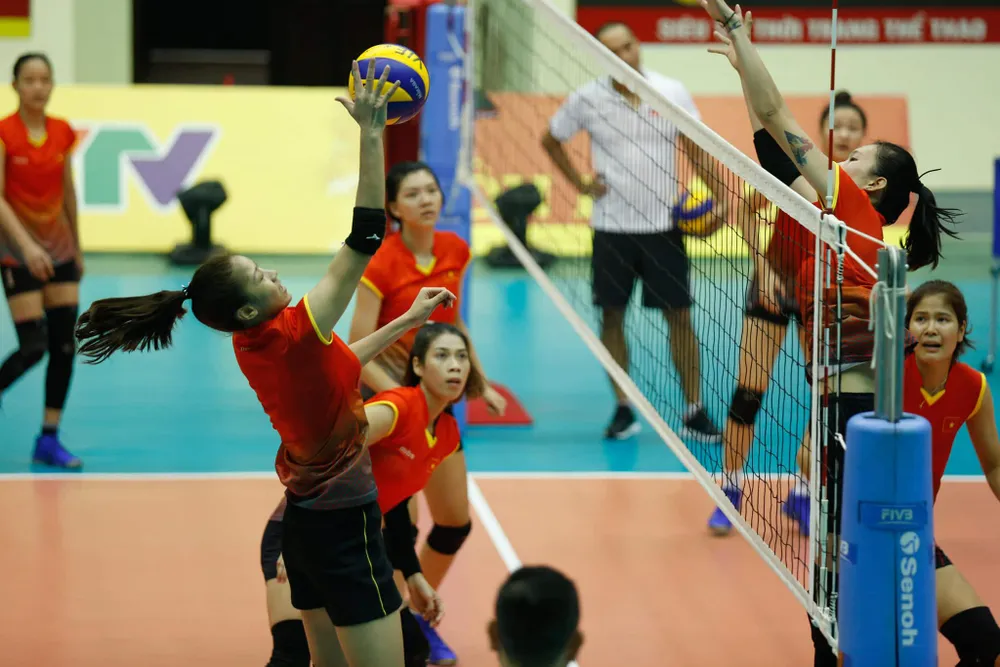 Đội tuyển nữ Việt Nam thoải mái tinh thần trước VTV Cup 2019 ảnh 3