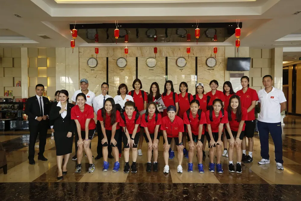 Đội tuyển nữ Việt Nam thoải mái tinh thần trước VTV Cup 2019 ảnh 5