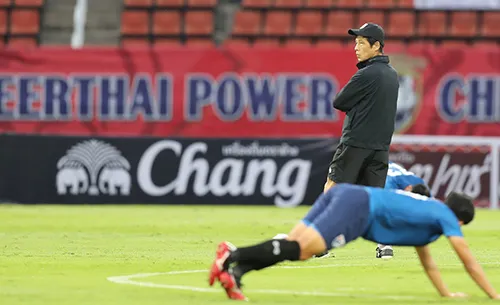 "Messi Thái" tránh áp lực trước trận đại chiến với Việt Nam ảnh 2