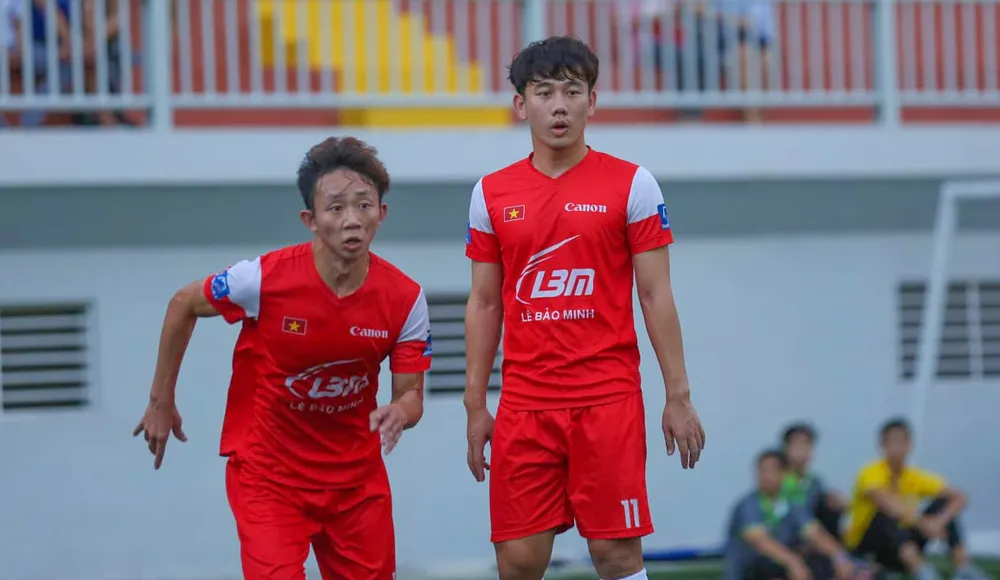 Giải bóng đá 7 người vô địch toàn quốc 2019: Nhiều “cao thủ ” góp mặt ảnh 9