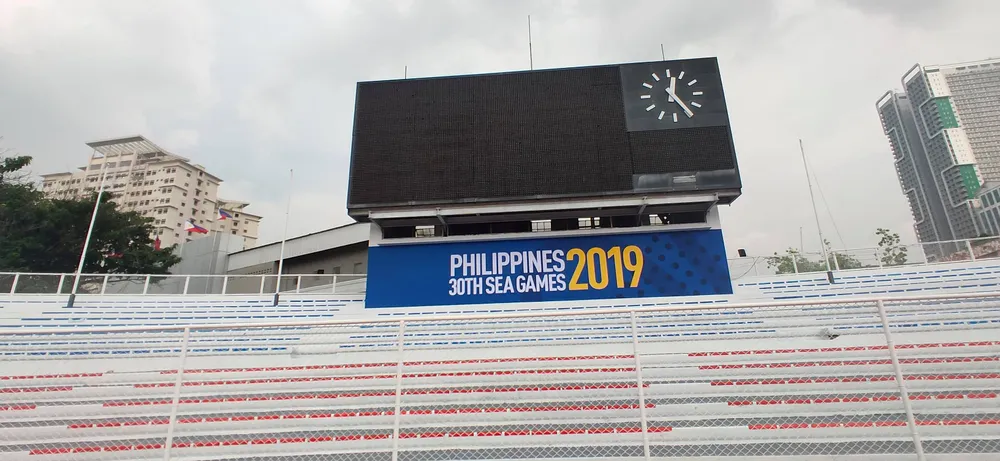 Băng rôn duy nhất về SEA Games tại sân vận động Rizal Memorial Sport Complex. Ảnh: DŨNG PHƯƠNG