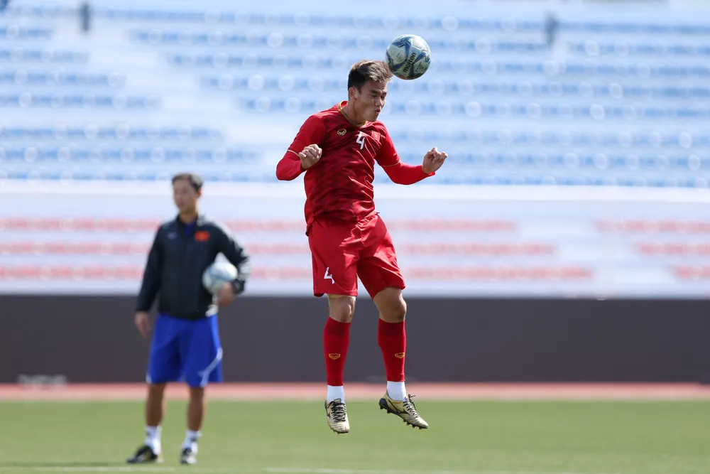 Thủ thành Bùi Tiến Dũng miệt mài luyện công chờ quyết đấu U22 Thái Lan ảnh 4