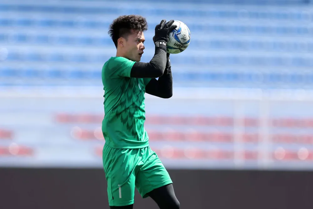 Thủ thành Bùi Tiến Dũng miệt mài luyện công chờ quyết đấu U22 Thái Lan ảnh 5