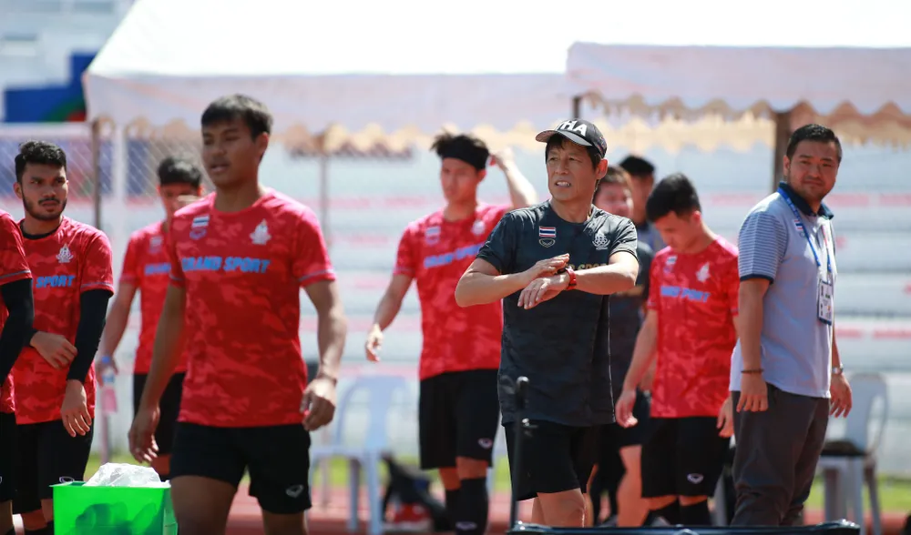 U 22 Thái Lan tập trên sân Rizal. Ảnh Dũng Phương