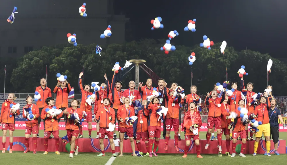 Tuyển nữ Việt Nam xin ở lại tiếp lửa thầy trò HLV Park Hang Seo ảnh 1