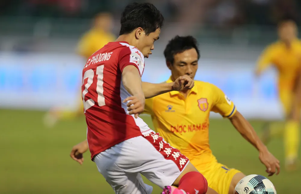 ‘Ông già gân’ tại V-League tắt điện trước Công Phượng ảnh 1