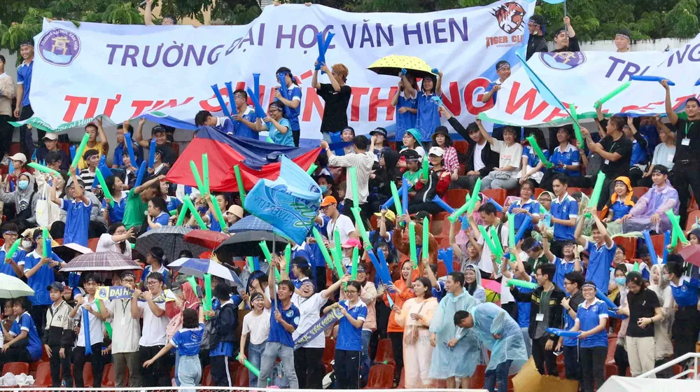 Ấn tượng sân chơi bóng đá sinh viên TPHCM ảnh 1