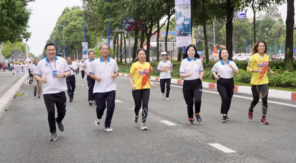 Lãnh đạo Tỉnh Bình Dương chạy khai mạc giải Việt dã chào mừng năm mới 2023. Lãnh đạo Tỉnh Bình Dương chạy khai mạc giải Việt dã chào mừng năm mới 2023.